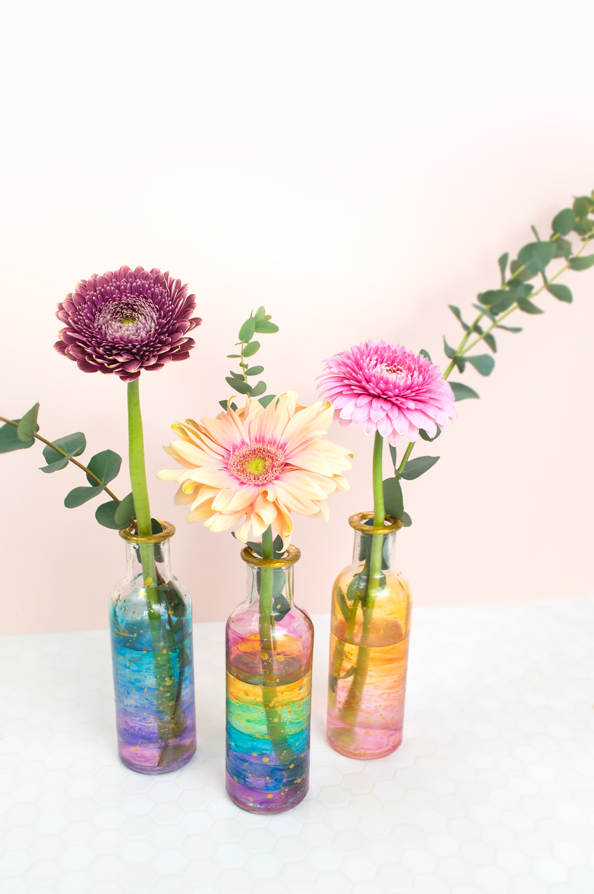 ステンドグラス風ガラス花瓶の作り方 ステイズオン スタジオグレイズン Rainbow Diy