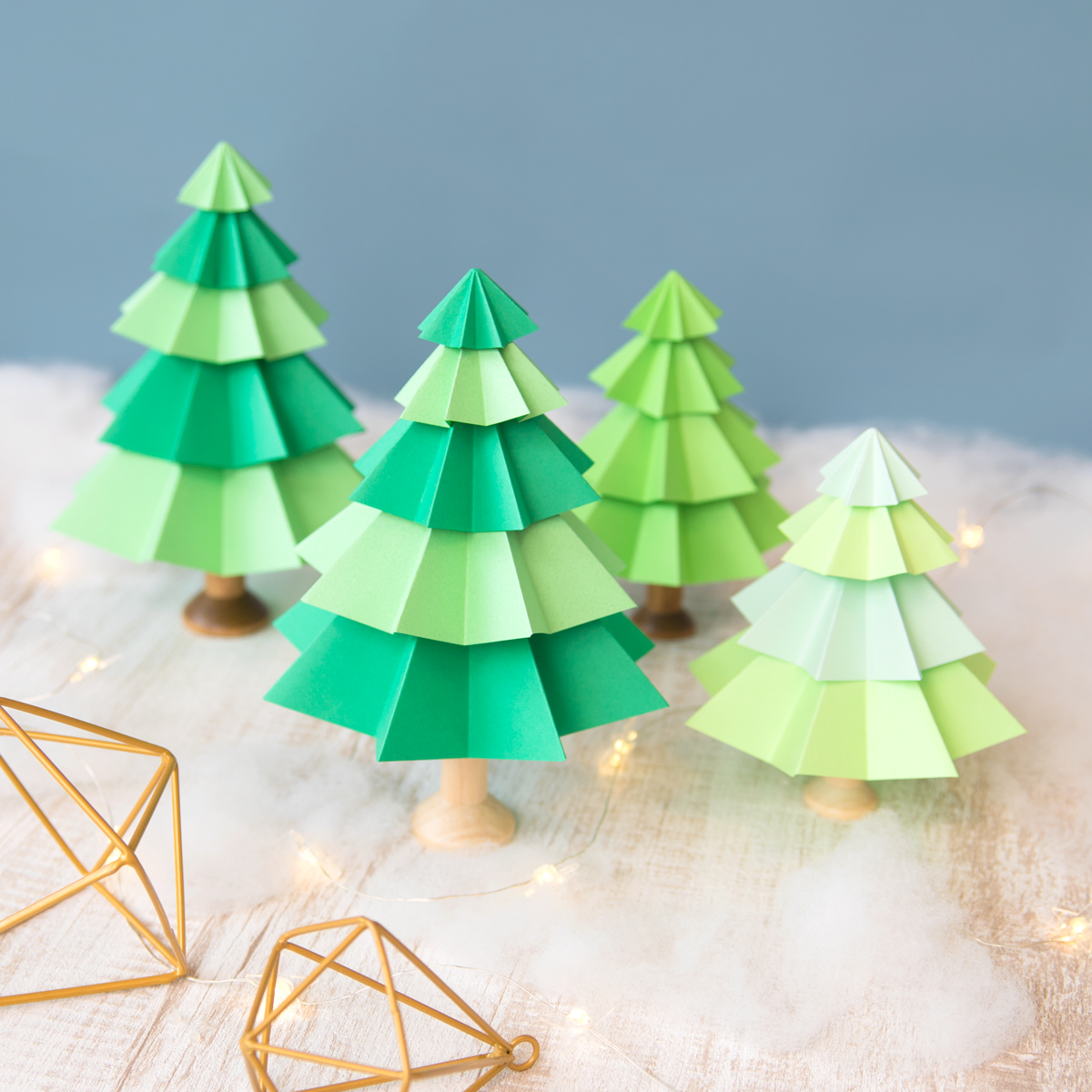 紙で簡単！ペーパークリスマスツリーの作り方【無料テンプレート】